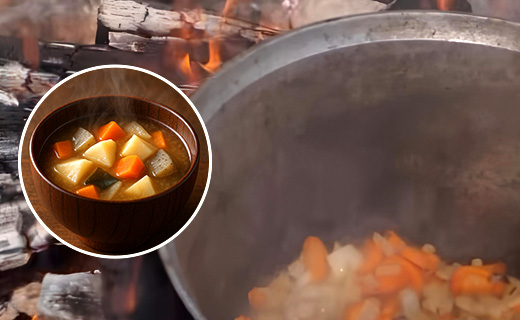 味噌にお野菜持ち寄りだ〜♬